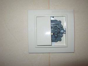 Установка выключателя1